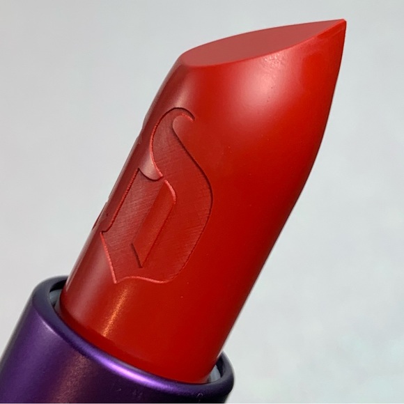 Urban Decay Bad Blood Matte Lipstick BNIB - Picture 3 of 7